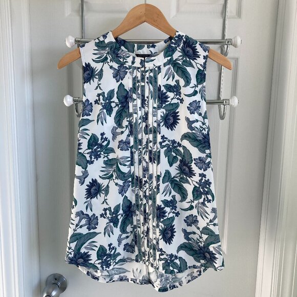 Ann Taylor | Sleeveless Blouse | Muted Floral w/ Front Placket| Size Small - Picture 1 of 13